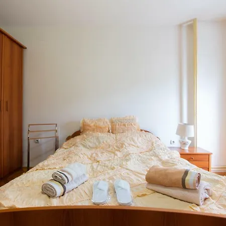 • Spacious ǀ Main Square ǀ 2 ǀ Parking • Apartman Szkopje